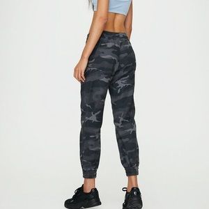 Aritzia TNA New Alix Pant